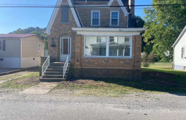 210 Hunter St, Glenville WV photos photos