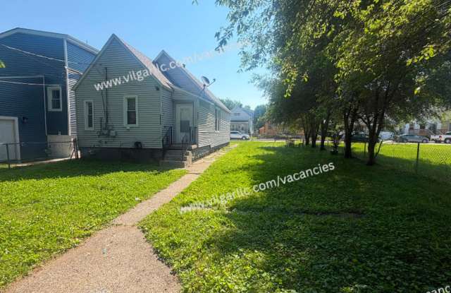 2 bedrooms, 1 Bath Home Gallery 3