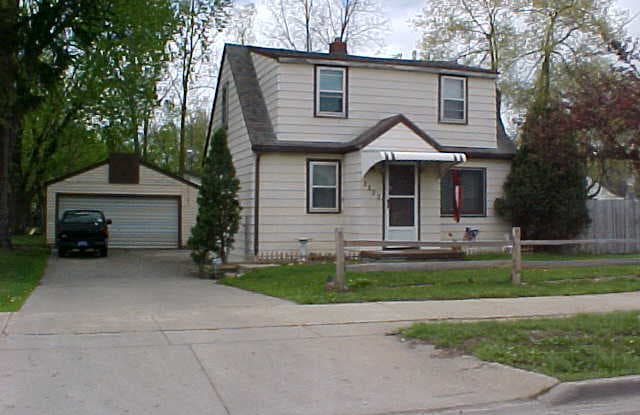 2227 W Miller Rd - 2227 West Miller Road, Lansing, MI 48911