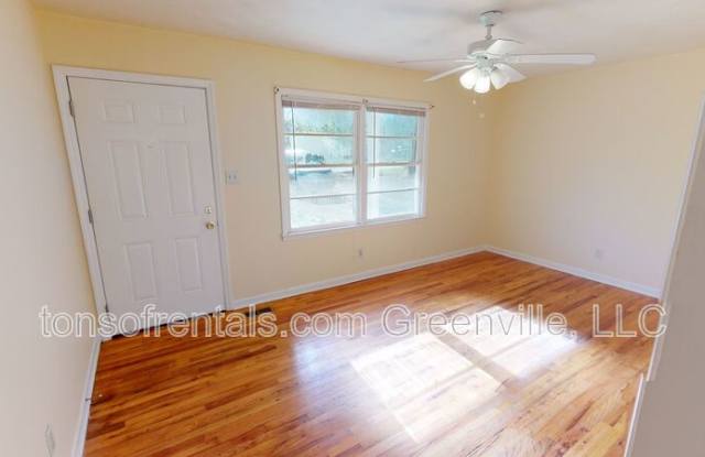 137 Rosewood Circle - 137 Rosewood Circle, Spartanburg County, SC 29334