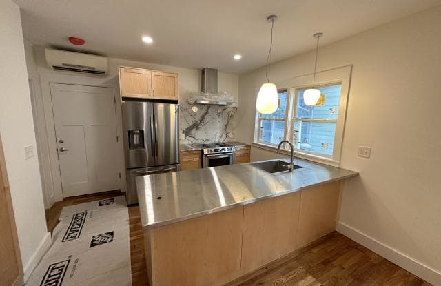 14 Myrtle Ave. - 14 Myrtle Avenue, Cambridge, MA 02138