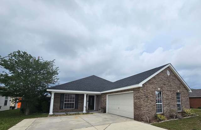 Spacious 3Bed/2Ba, Conveniently Located  Ideal for Entertaining! **1/2 OFF Security Deposit  1st Month's Rent for Active-Duty Military!!** photos photos