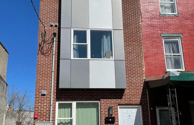 667 N 39TH Street unit: 2 photos photos