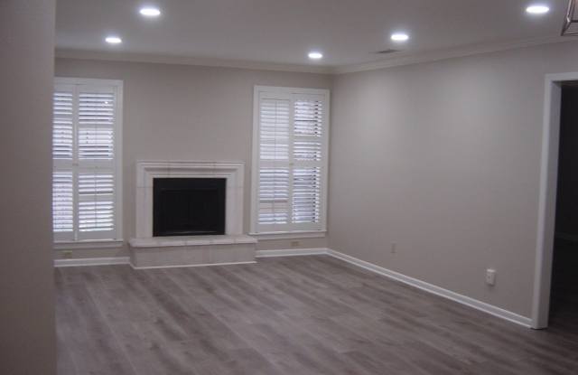 201 Ellwood St unit: 205 photos photos