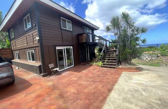 Unique setup in Maui Meadows - Mostly Furnished 2 Bed/2 Bath – Prime Location w/Ocean Views Gallery 1