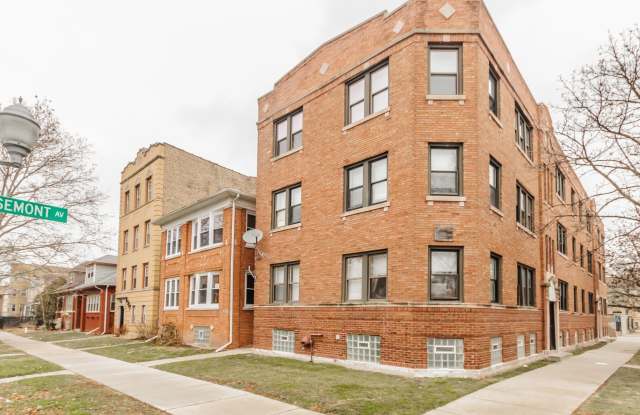 2724 W Rosemont Avenue photos photos