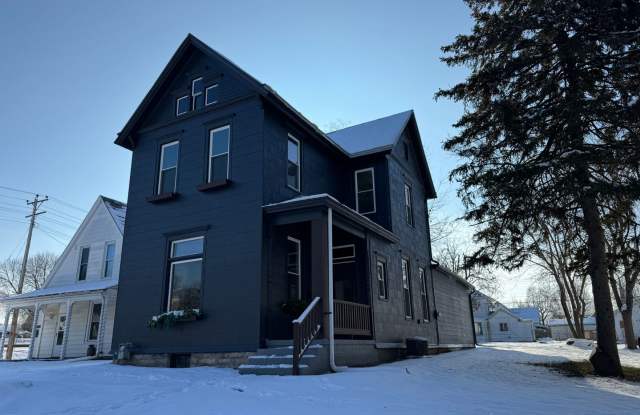 3 bedroom 2 full bath home for rent Call Today! photos photos