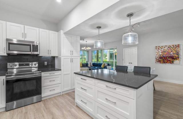 5172 Lake Catalina Drive Gallery 3