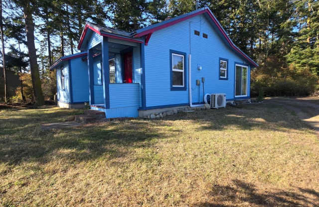 North Beach 2 Bed, 1 Bath Fully renovated 1925 Cottage For Rent! Gallery 1