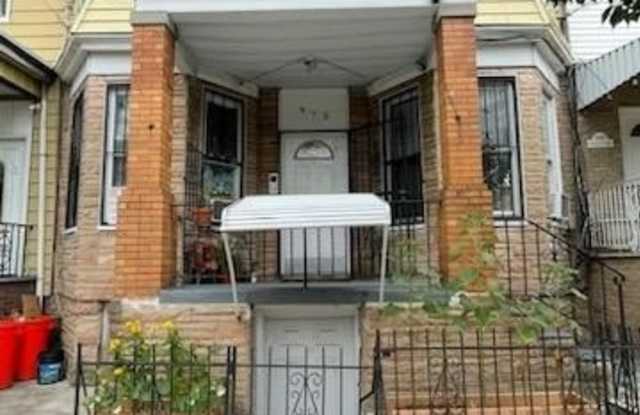 910 16TH ST photos photos