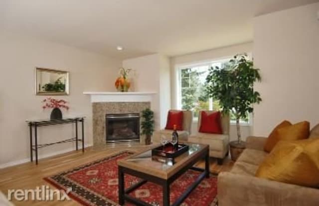 12317 10th PL NE D - 12317 10th Place Northeast, Seattle, WA 98125
