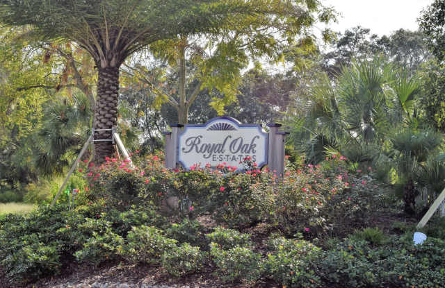 915 Willow Dr - 915 Willow Drive, Leesburg, FL 34748 915 Willow Dr - 915 Willow Drive, Leesburg, FL 34748