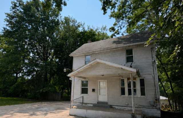 Spacious 3BR Single-Family Back House in Akron – Only $1,300/mo! photos photos