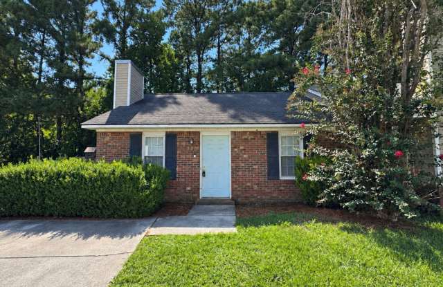 Charming Brick Duplex on a Cul-de-Sac with Fenced Yard! photos photos