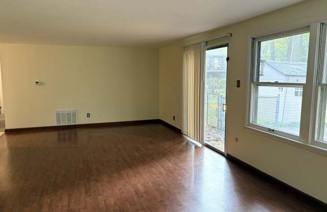 1537 W 74th Place Gallery 3