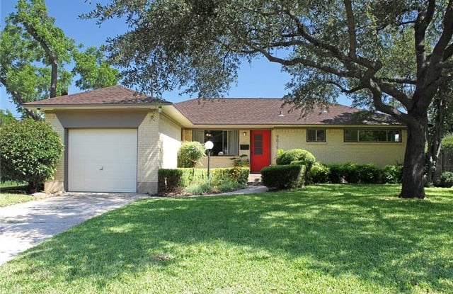 9015 Lydgate Drive - 9015 Lydgate Drive, Dallas, TX 75238