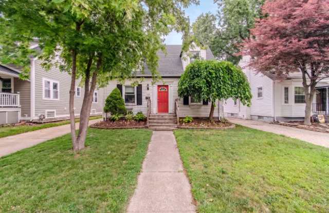 Beautiful 2-Bed, 1-Bath Royal Oak Home with Expansive Fenced Oasis & Detached Garage photos photos