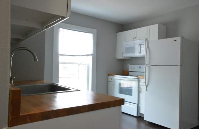 524 1/2 E Raymond St. Gallery 4