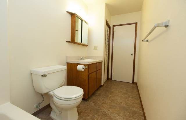 LOVELY 3BD 2.5BA HOME in KURTISTOWN Gallery 3