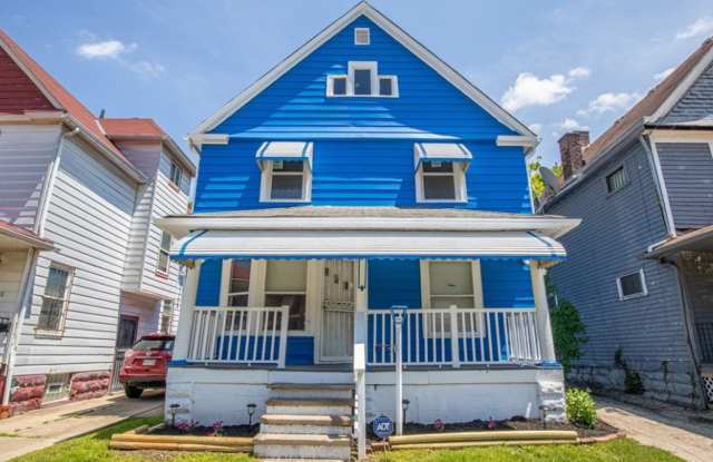 Newly Renovated 4BR/2BA - 1215 E 113th St photos photos