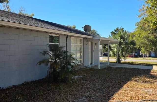 Charming 3-Bedroom, 2-Bath Single-Family Home in Leesburg photos photos