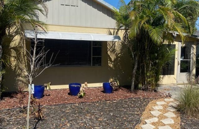 4229 3RD AVE N - 4229 3rd Avenue North, St. Petersburg, FL 33713
