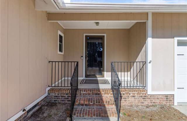 7016 Trevor Lane Gallery 2
