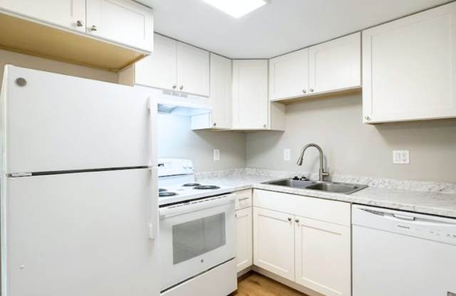 Brookville Townhomes - Newly Remodeled 2 Bed 1.5 bath Townhomes Gallery 4