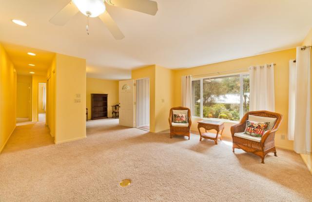 Spacious 4BR Home on the Golf Course – Pets Welcome! Gallery 4