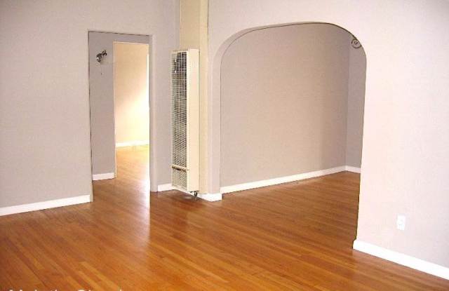 5863 Adelaide Avenue Gallery 4