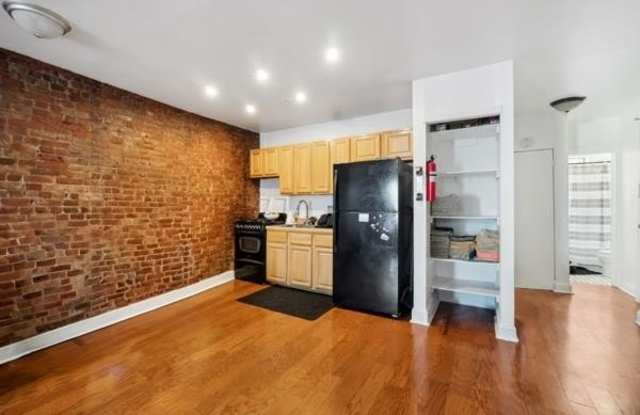 12 MONTICELLO AVE photos photos