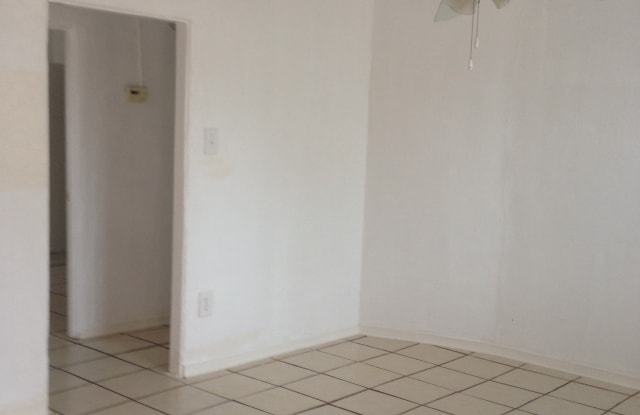 2126 E. Harvard St., #C Gallery 2