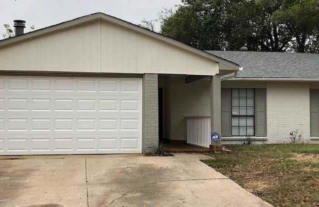 6601 Blackberry Drive - 6601 Blackberry Drive, Arlington, TX 76016