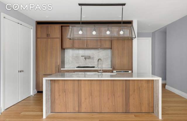 10 Sullivan Street - 10 Sullivan Street, New York City, NY 10012