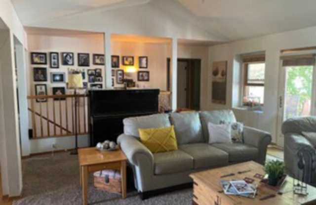4548 Seaboard Lane Gallery 2