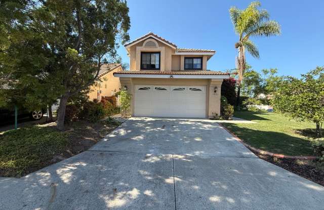 Fully Furnished Beautiful Home In Eastlake Shores With large Backyard photos photos