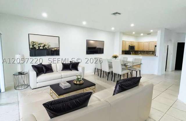 12162 SW 5th Ct Gallery 2