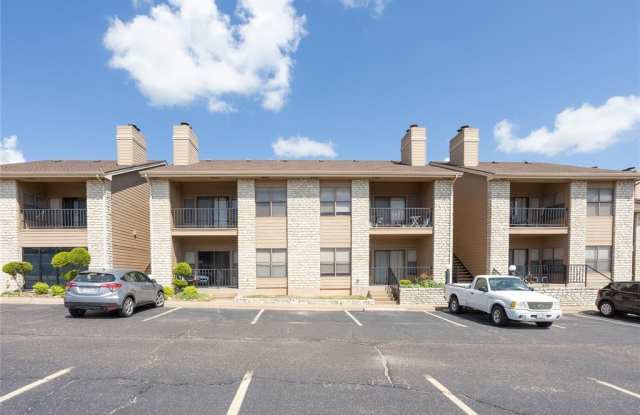 400 E Pearl - 400 East Pearl Street, Granbury, TX 76048