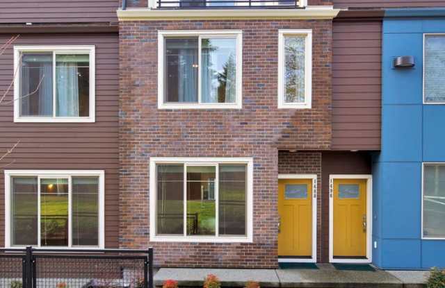 Bellevue spacious townhome living - 2 car garage photos photos