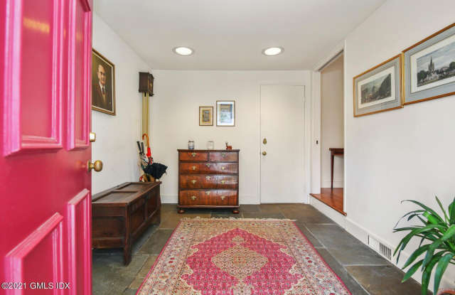 76 Tomac Avenue Gallery 2