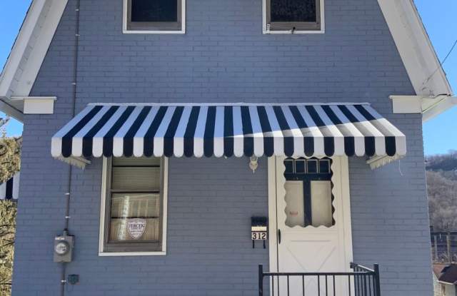 Spacious 3-bed, 1-bath single-family home for rent photos photos