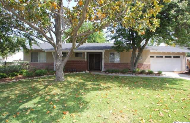569 Black Hills Drive - 569 Black Hills Drive, Claremont, CA 91711