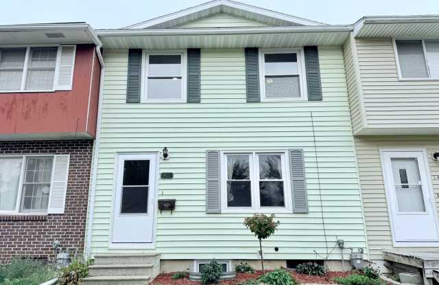 4-Bed Townhome in Cedar Falls - Available JUNE 2027! Gallery 3