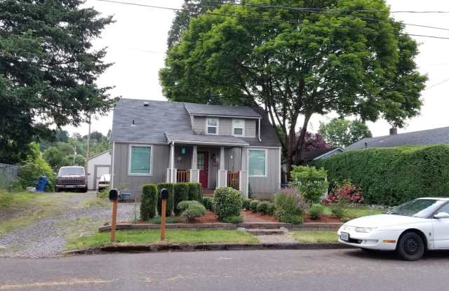 3 bed 2 bath home! Easy freeway Access! Great Location! Gallery 1