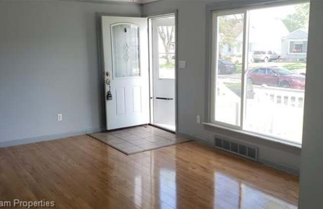 31490 HAZELWOOD Street Gallery 4