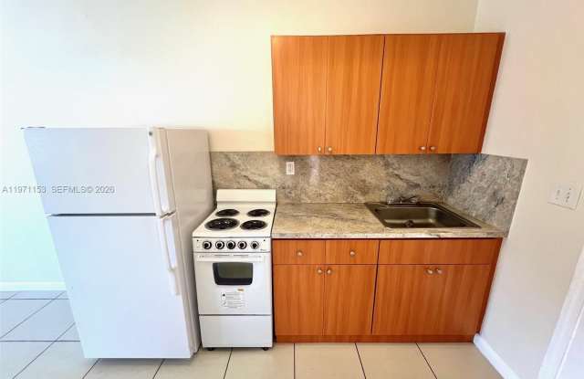 710 NE 85th St photos photos