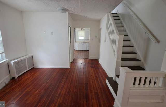 921 REVERE Avenue Gallery 1
