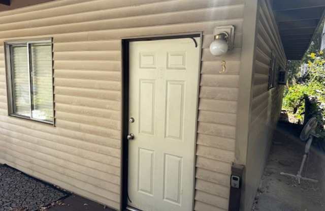 Comfortable Bungalow in Sonora - 24 South Poplar Street, Sonora, CA 95370