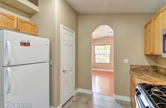 2462 CITRUS GARDEN Circle Gallery 4