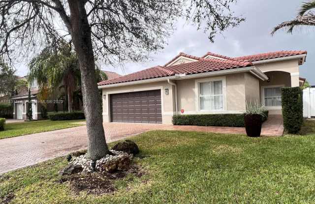 13329 SW 144th Ter - 13329 Southwest 144th Terrace, Three Lakes, FL 33186